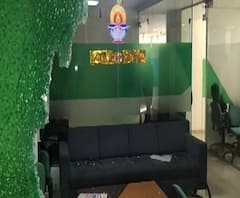 Shivsena Todfod | पीकविम्याचे वाटप न केल्याने इन्शुरन्स कंपनीच्या खुर्च्या, कॉम्प्युटर, काचेच्या दरवाजांची शिवसैनिकांकडून तोडफोड