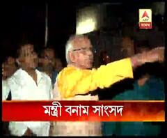 সিনেমা দেখানোকে কেন্দ্র করে প্রকাশ্যে শোভনদেব চট্টোপাধ্যায়-মালা রায় গোষ্ঠীদ্বন্দ্ব