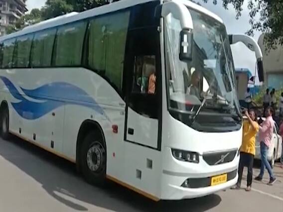 रंगशारदा होटल से शिफ्ट किए जा रहे Shiv Sena विधायक