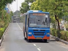 અમદાવાદના BRTS કોરિડોરમાં વાહનો ચલાવનારાને પોલીસે સતત બીજા દિવસે દંડ્યા, જુઓ વીડિયો