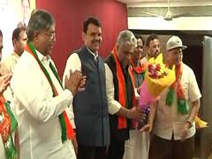 Maharashtra CM Fadnavis welcomed warmly ahead of meet with BJP MPs