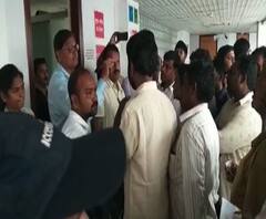 CMRF | मुख्यमंत्री सहाय्यता निधी कक्ष अद्यापही बंद, नागरिकांचा उद्रेक | ABP Majha 