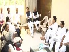 Maharashtra: Shiv Sena, NCP, Congress की बैठक शुरू, Uddhav, Pawar, अहमद पटेल मौजूद