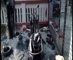 Reporter Stories: দুর্গাপুরে মধ্যরাতে বাড়ির বাইরে রাখা একাধিক মোটর বাইকে আগুন, কারণ খুঁজছে পুলিশ