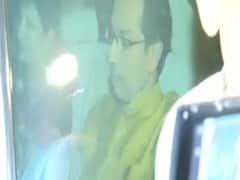 Uddav Thackeray with wife Rashmi leaves for Trident Hotel from Matoshree