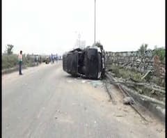 নিউটাউনে পথ দুর্ঘটনায় মহিলার মৃত্যু, পুলিশকে ঘিরে বিক্ষোভ