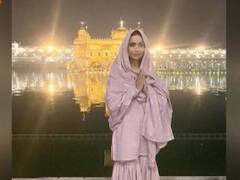 Malaika Arora offers prayers at Golden Temple