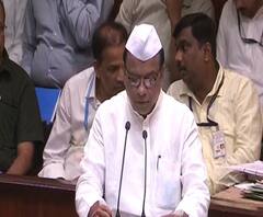 Oath Ceremony | चंदगडच्या आमदारांची सीमाबांधवांना स्मरुन शपथ | ABP Majha