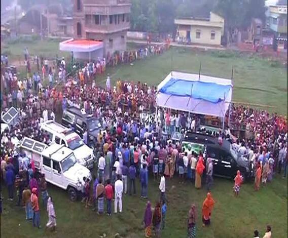 Reporter Stories: কাশ্মীরে নিহত শ্রমিকদের দেহ ফিরল সাগরদিঘিতে, আহতকে রাজ্যে এনে চিকিৎসার দাবি পরিবারের