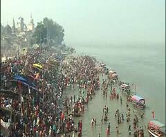 কার্তিক পূর্ণিমা উপলক্ষে অযোধ্যায় সরযূ পাড়ে পুণ্যার্থীর ঢল, বাড়ানো হয়েছে নিরাপত্তা