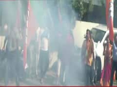 Maharashtra में सरकार बनने पर देखिए BJP कार्यकर्ताओं का जश्न