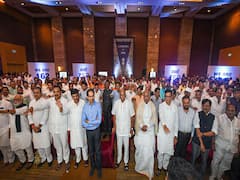 शरद पवार खेमे के विधायकों ने फोटो तो खिंचवाई, लेकिन क्या कुर्सी खींच पाएंगे ?