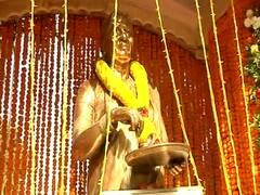 शपथग्रहण से पहले Uddhav Thackeray की मां मीना ताई ठाकरे के स्मारक की हुई भव्य सजावट