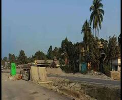 Reporter Stories: জলপাইগুড়িতে সরকারি জমি দখলের চেষ্টা, বাঁশ সরালেন আধিকারিকরা