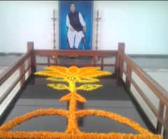 Uddhav Thackeray at Gopinath Gad | गोपीनाथ गडावरुन कमळ आणि धनुष्य एकत्र होणार? | परळी | ABP Majha