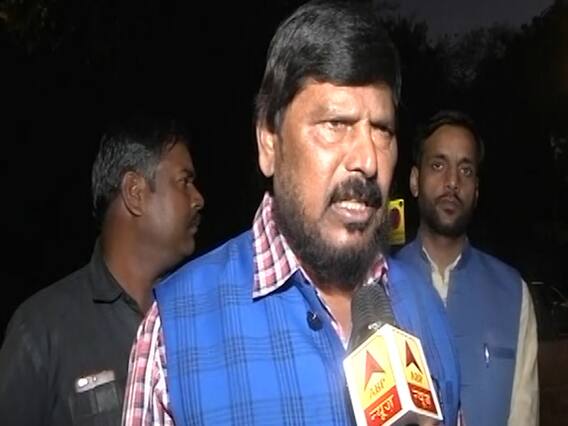 Ramdas Athawale के बयान से Maharashtra की राजनीति में आया नया ट्विस्ट