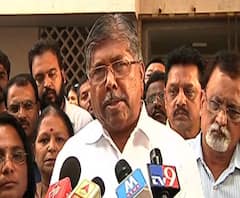 जेसीबी दिंडीत घुसल्याने अपघात, 15 वारकरी जखमी, चंद्रकांत पाटलांकडून वारकऱ्यांची विचारपूस | ABP Majha 