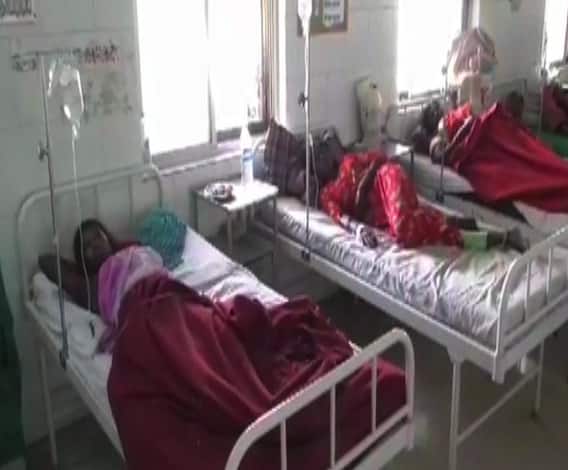 Ahamadanagar Crime News | अहमदनगरमध्ये एकाच कुटुंबातील 11 जणांना विषबाधा | ABP Majha