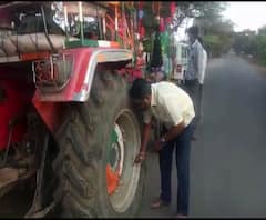 Sugarcane Rate Issue | ऊसदर जाहीर केला नसल्याने स्वाभिमानी कार्यकर्ते आक्रमक | सांगली | ABP Majha