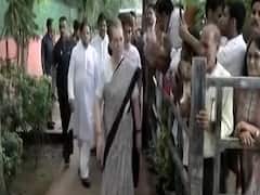 गांधी परिवार से SPG सुरक्षा हटाने पर संसद में दूसरे दिन भी हंगामा, कल भी हंगामे के आसार । Master Stroke Full