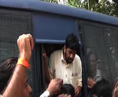 Bacchu Kadu Protest | ओला दुष्काळ जाहीर करण्याच्या आंदोलनानंतर आमदार बच्चू कडू पोलिसांच्या ताब्यात | मुंबई | ABP Majha 