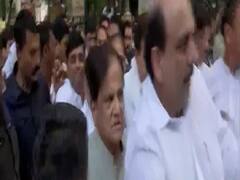 Cong leaders arrive at YB Chavan centre to meet NCP chief Sharad Pawar