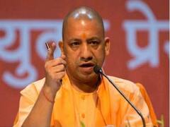 मंच से अधिकारियों को CM Yogi की फटकार