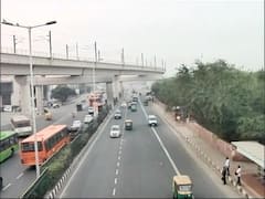 Delhi NCR में कम हुआ Pollution,स्कूल खुले । पंजाब में पराली जलाने के मामले बढ़े 