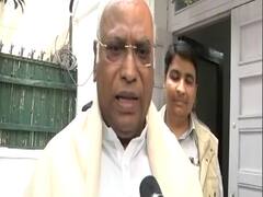 Shiv Sena के साथ सरकार बनाने के सवाल पर Mallikarjun Kharge ने साधी चुप्पी
