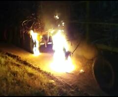 Sugarcane FRP | कोल्हापुरात ऊसदर आंदोलन चिघळलं, एक ट्रॅक्टर पेटवला | ABP Majha