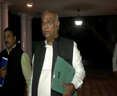 Mallikarjun Kharge | दिल्लीतील काँग्रेस वर्किंग कमिटीच्या बैठकीनंतर मलिकार्जुन खर्गेंची प्रतिक्रिया | ABP Majha 