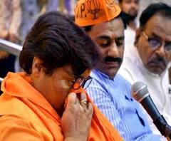 'গডসে দেশভক্ত', লোকসভায় সাধ্বী প্রজ্ঞার মন্তব্যের নিন্দা বিজেপির, প্রতিরক্ষা কমিটি থেকে অপসারিত