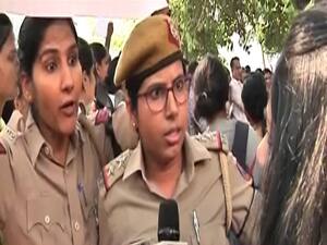 Delhi police officials end their strike after 11 hours | Ghanti Bajao