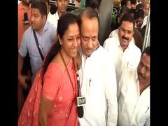 बहन Supriya Sule ने विधानसभा पहुंचे भाई Ajit Pawar का गले लगाकर किया स्वागत 