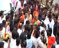 Thane Mayor | उद्धव ठाकरेंकडून ठाण्याच्या नव्या महापौरांचा सत्कार, नरेश म्हस्के ठाण्याचे नवे महापौर | ABP Majha 