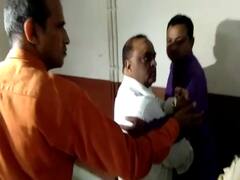 વાપીની હોસ્પિટલના સુપ્રીટેન્ડેન્ટ સામે નર્સની છેડતીના આક્ષેપ સાથે બબાલ, જુઓ વીડિયો