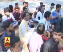 वाराणसी- BHU में प्रोफेसर पर बवाल 