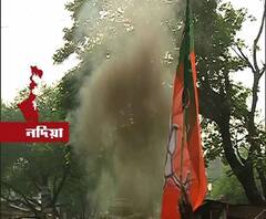 দেখুন, জয়প্রকাশ মজুমদারের উপর হামলার প্রতিবাদে নদিয়ার করিমপুরে রাস্তা অবরোধ বিজেপির