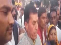 Congress MLA threatens to burn alive Pragya Thakur if she sets her foot in MP