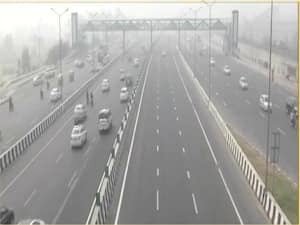 Thick smog continues to cover Delhi sky | Namaste Bharat