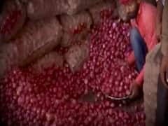 Onion price doubles in seven days, Govt cites low produce main cause| Ghanti Bajao