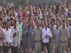 Tis Hazari Court Case: पुलिसकर्मियों के साथ उनका परिवार भी धरने पर बैठा