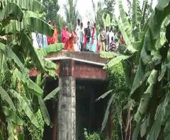 Reporter Stories: হবিবপুরে রেল স্টেশনের কাছে পঞ্চাশোর্ধ ব্যক্তির মৃতদেহ ঘিরে চাঞ্চল্য 