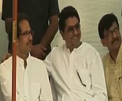 Oath Ceremony | शपथविधीसाठी उद्धव ठाकरेंकडून राज ठाकरेंना फोनवरुन निमंत्रण | ABP Majha