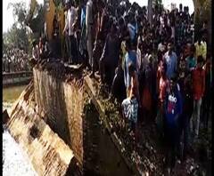 Reporter Stories: হুগলির জাঙ্গিপাড়া ও শিয়াখালার মাঝখানে কালভার্ট ভেঙে পড়ে এক শিশুর মৃত্যু, আহত ২