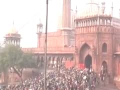 Jama Masjid: Thousands of Muslims gather to protest against CAA 