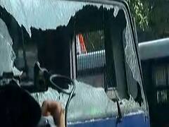 કોંગ્રેસની વિધાનસભા કૂચઃ કાર્યકરોએ પોલીસની ગાડી પર પથ્થરમારો કર્યો, જુઓ વીડિયો