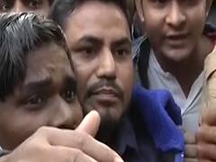 Delhi Fire: LNJP अस्पताल के बाहर मृतकों के परिजनों का हंगामा, कर रहे हैं ये मांग