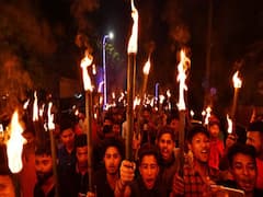 CAB का असर: भारी प्रदर्शन की वजह से दूल्हे को चलना पड़ा पैदल