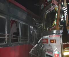 Ahmednagar-Pune Accident | अहमदनगर-पुणे मार्गावर एसटी-ट्रकचा भीषण अपघात, तिघांचा मृत्यू,15 गंभीर जखमी | ABP Majha 